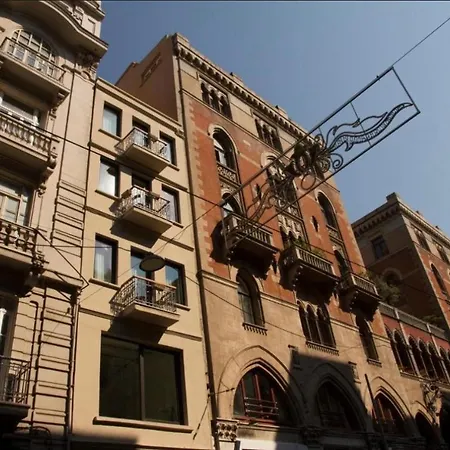 Apartment Sweet Family House