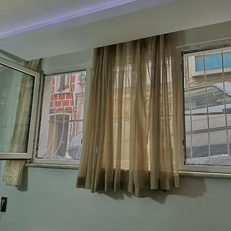 Apartment Sweet Family House
